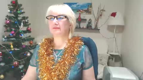 Snapshot of leilamays chatting on December 28, 2024, 11:19 am Leila Kinky online show from December 28, 2024, 11:19 am