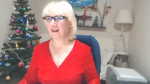 Snapshot of leilamays chatting on January 3, 2025, 11:03 am Leila Kinky online show from January 3, 2025, 11:03 am