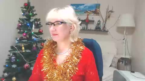 Snapshot of leilamays chatting on January 4, 2025, 7:45 am Leila Kinky online show from January 4, 2025, 7:45 am
