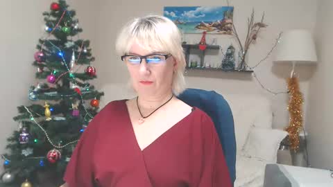 Snapshot of leilamays chatting on January 15, 2025, 6:22 am Leila Kinky online show from January 15, 2025, 6:22 am