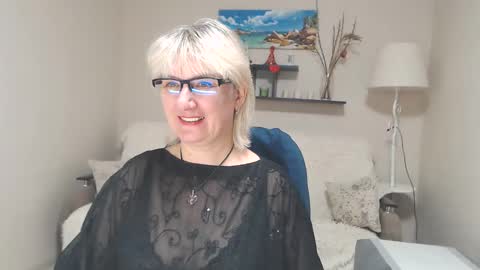 Snapshot of leilamays chatting on January 19, 2025, 10:17 am Leila Kinky online show from January 19, 2025, 10:17 am