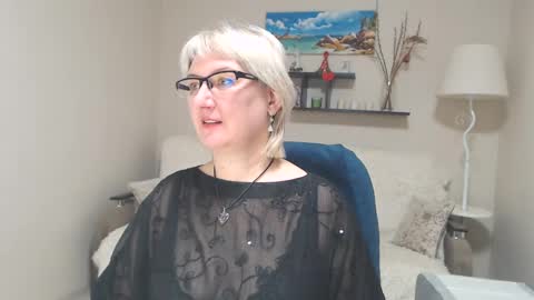 Snapshot of leilamays chatting on January 31, 2025, 5:40 am Leila Kinky online show from January 31, 2025, 5:40 am