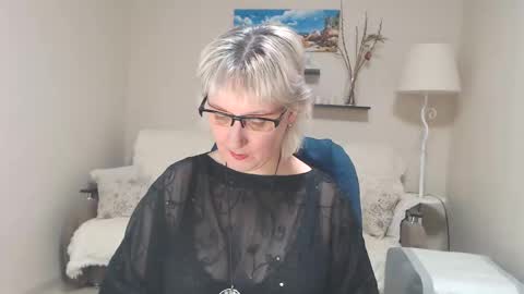 Snapshot of leilamays chatting on February 12, 2025, 12:22 pm Leila Kinky online show from February 12, 2025, 12:22 pm