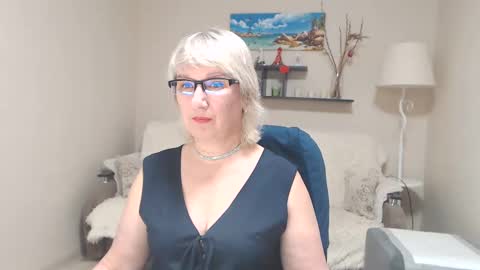 Snapshot of leilamays chatting on February 22, 2025, 9:01 am Leila Kinky online show from February 22, 2025, 9:01 am