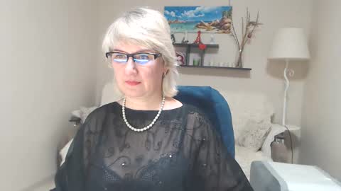 Snapshot of leilamays chatting on February 25, 2025, 12:55 pm Leila Kinky online show from February 25, 2025, 12:55 pm