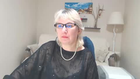 Snapshot of leilamays chatting on February 26, 2025, 7:31 am Leila Kinky online show from February 26, 2025, 7:31 am