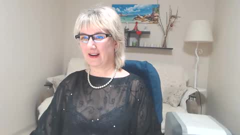 Snapshot of leilamays chatting on February 26, 2025, 10:47 am Leila Kinky online show from February 26, 2025, 10:47 am