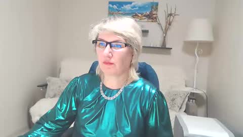 Snapshot of leilamays chatting on March 6, 2025, 6:52 am Leila Kinky online show from March 6, 2025, 6:52 am