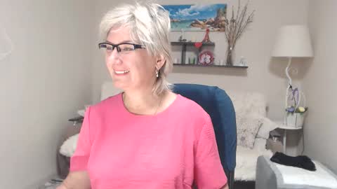 Snapshot of leilamays chatting on September 26, 2025, 2:26 am Leila Kinky online show from September 26, 2025, 2:26 am