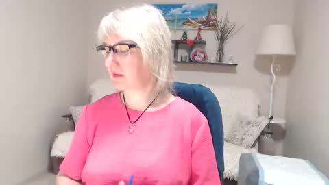 Leila Kinky online show from May 6, 2026, 2:51 am
