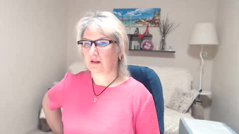Leila Kinky online show from May 7, 2026, 4:29 am