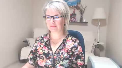 Leila Kinky online show from June 23, 2026, 3:04 am