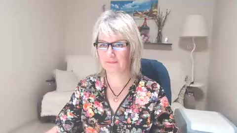 Leila Kinky online show from June 25, 2026, 4:45 am