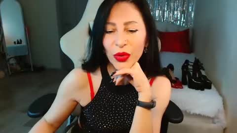 leilamurray online show from February 11, 2025, 4:24 pm