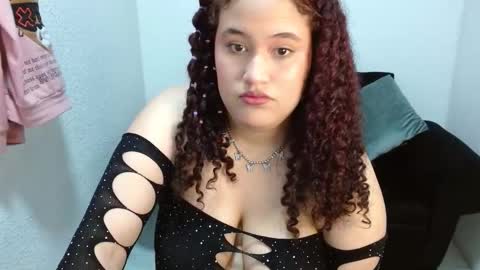 leilaprettysex online show from February 20, 2026, 1:00 pm
