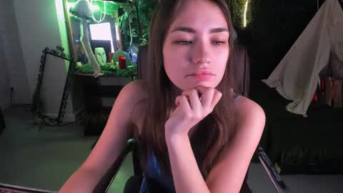 Leila Rai online show from February 7, 2025, 9:47 am