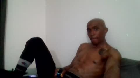 Snapshot of leion_marston chatting on July 14, 2026, 6:51 am leion_marston online show from July 14, 2026, 6:51 am