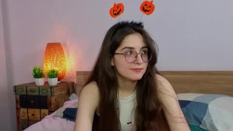 Snapshot of lekishaoderkirk chatting on November 1, 2025, 7:32 am Luna online show from November 1, 2025, 7:32 am