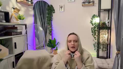 Lela online show from February 15, 2025, 2:58 am