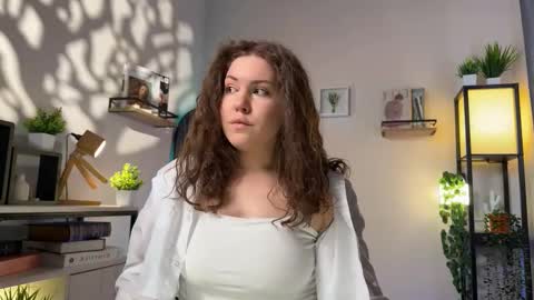 Lela online show from March 24, 2026, 4:12 pm