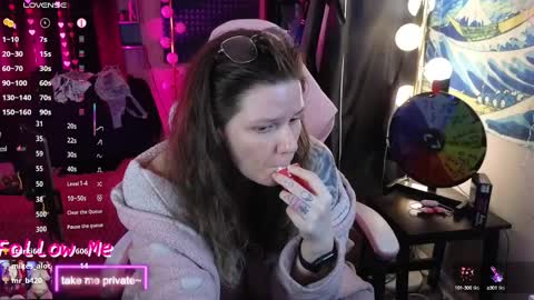 Junie 3 online show from February 13, 2025, 10:34 am