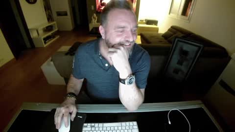 Ange online show from December 26, 2024, 6:33 pm