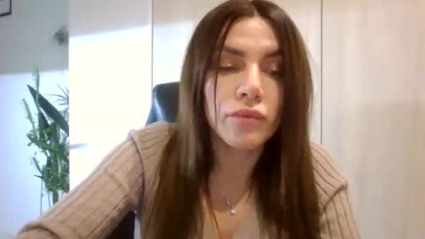 lena6122000 online show from November 11, 2025, 11:16 pm