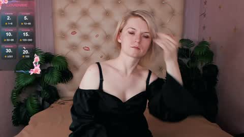 Snapshot of lena_paulles chatting on January 19, 2025, 10:06 am Lena online show from January 19, 2025, 10:06 am