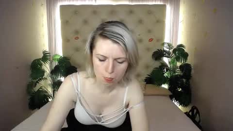 Snapshot of lena_paulles chatting on March 2, 2025, 10:14 am Lena online show from March 2, 2025, 10:14 am