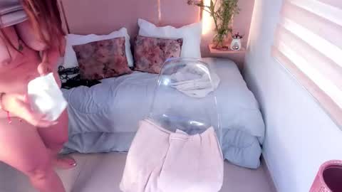 Snapshot of lena_paulxo chatting on February 17, 2026, 2:24 pm Lena Paul online show from February 17, 2026, 2:24 pm