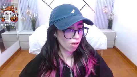 Lena online show from October 18, 2025, 8:53 pm