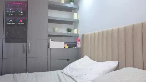 Snapshot of lena_slaave chatting on October 8, 2025, 7:44 pm Lena online show from October 8, 2025, 7:44 pm