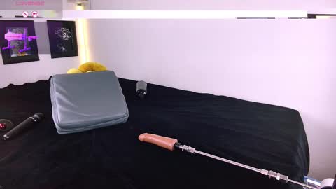 Lenaandwilliam online show from October 10, 2025, 7:24 pm