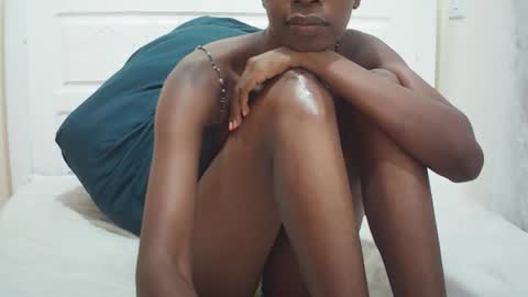 lenah6 online show from November 5, 2025, 7:25 pm