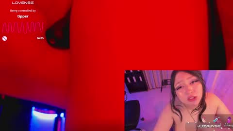 Lenna Kang online show from December 20, 2024, 7:50 pm