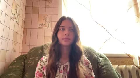 Hellomy name is Natalyits my first day here nice to meet you Give me 50 thumbs ups online show from June 1, 2026, 7:32 am