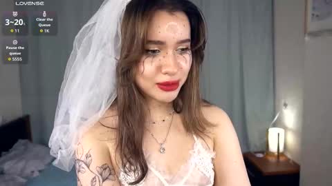 Snapshot of lenoimacyt chatting on October 31, 2025, 6:47 am Hey hey our name is Mia Elfy Lovense is active time to play PVT IS OPEN online show from October 31, 2025, 6:47 am