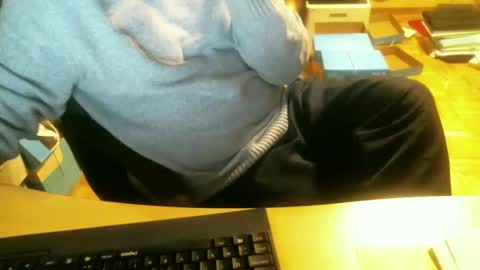 Snapshot of leo2702 chatting on March 12, 2025, 12:36 pm Leo 2702 online show from March 12, 2025, 12:36 pm