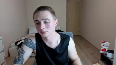 Snapshot of leo__miller chatting on June 19, 2026, 1:32 am LEO online show from June 19, 2026, 1:32 am
