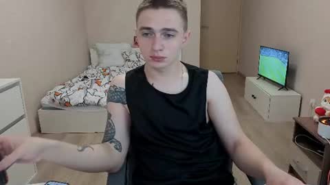 Snapshot of leo__miller chatting on July 1, 2026, 2:35 am LEO online show from July 1, 2026, 2:35 am