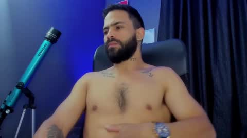 Snapshot of leo_diaz01 chatting on December 10, 2024, 1:11 am Leo Diaz online show from December 10, 2024, 1:11 am