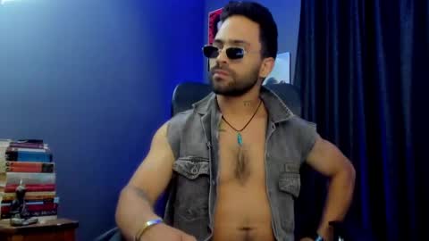 Snapshot of leo_diaz01 chatting on January 21, 2025, 11:55 pm Leo Diaz online show from January 21, 2025, 11:55 pm