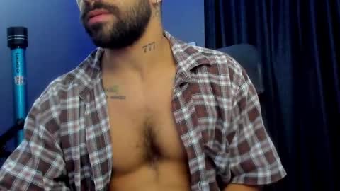 Snapshot of leo_diaz01 chatting on February 25, 2025, 5:36 pm Leo Diaz online show from February 25, 2025, 5:36 pm