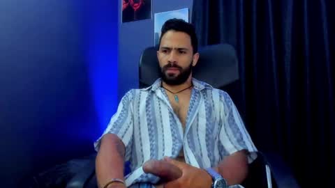 Snapshot of leo_diaz01 chatting on March 4, 2025, 4:27 am Leo Diaz online show from March 4, 2025, 4:27 am