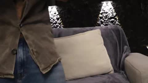 Leo  Diaz online show from December 16, 2025, 2:27 am