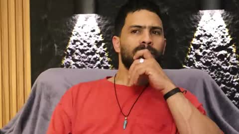 Leo  Diaz online show from February 18, 2026, 1:34 am