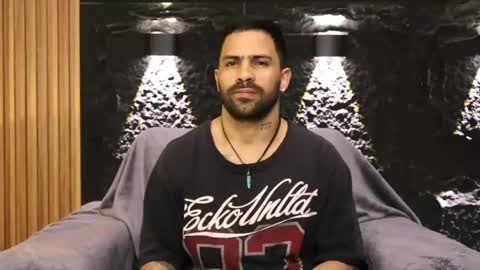 Leo  Diaz online show from April 22, 2026, 11:17 pm