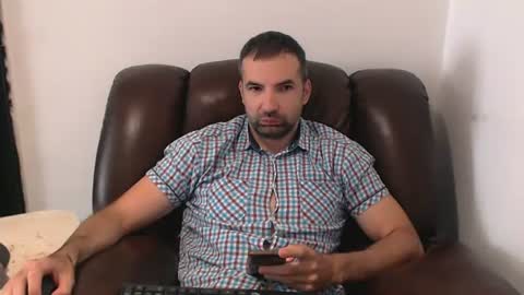 Snapshot of leo_gianni chatting on August 5, 2026, 9:01 am Leo Gianni online show from August 5, 2026, 9:01 am