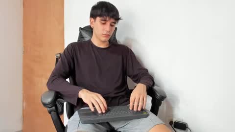 Leo Jones online show from September 25, 2025, 6:00 pm