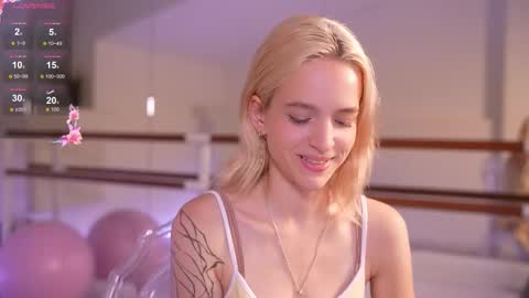 Snapshot of leo_lulu chatting on October 10, 2025, 3:44 pm Ashly online show from October 10, 2025, 3:44 pm